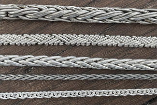 Cheminee.Five Silver Chains