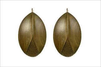 DiCaprio.wood olive earrings