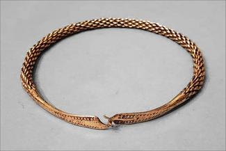 Garcia.twisted bronze necklace