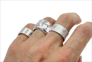Glimp.three silver rings