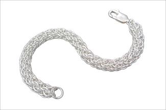 Karon.Chain Bracelet in Bright Silver
