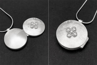 Pabon.Locket with tube settings