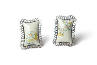 Saneholtz.Flower Enamel Earrings