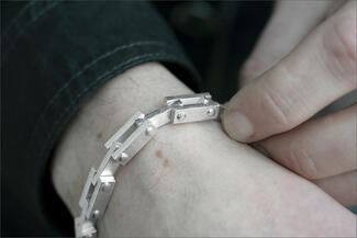 VAnaria.bike chain opening clasp