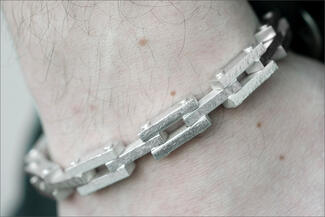 Vanaria.front bike chain