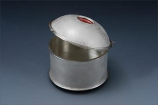 Wells.silver container