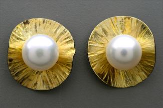 Werger.Gold Earrings with Pearls