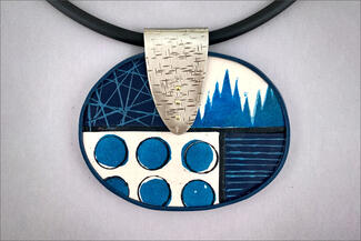 Yuhr.blue pendant