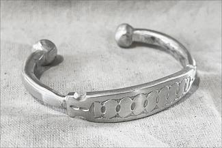 Cheminee.forged bracelet