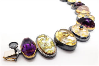 Gardner.purple and gold necklace with box clasp