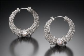 Dunnigan.knit earrings with pearls