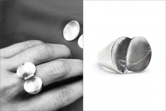 ItaEvans.signet on hand