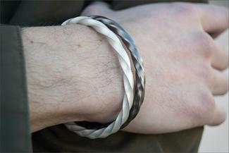 New.twisted bracelets in silver and dark