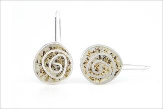 New.cream color resin earrings