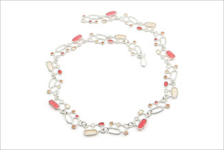 New.pink resin necklace