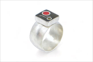 New.black red olive resin ring