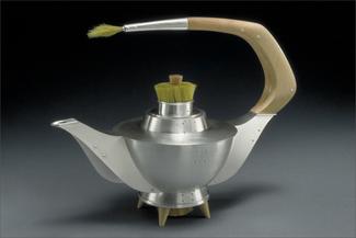 Shiga.silver teapot