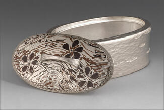 Wolf.mokume contaner open with lid